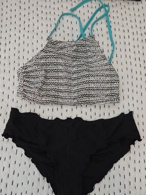 Alterd State Top Hobie Black Bottoms